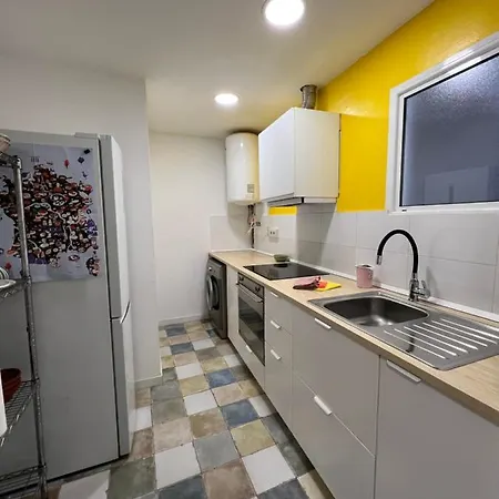 Con Encanto En Planta Superior Ideal Trabajo Y Escapadas Familiares En Montserrat