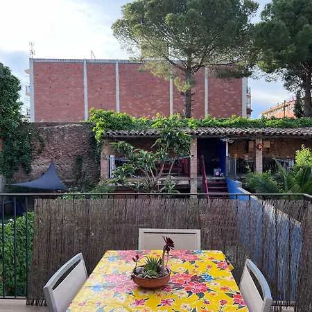Con Encanto En Planta Superior Ideal Trabajo Y Escapadas Familiares En Montserrat