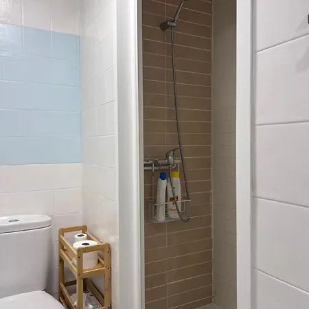 Con Encanto En Planta Superior Ideal Trabajo Y Escapadas Familiares En Montserrat Apartment