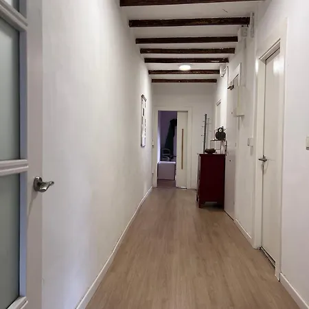 Con Encanto En Planta Superior Ideal Trabajo Y Escapadas Familiares En Montserrat Apartment *
